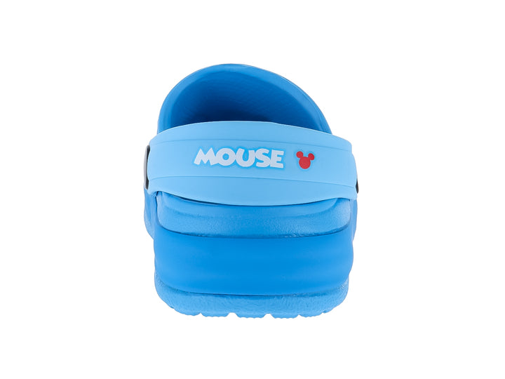 Zuecos azules de Mickey Mouse para niño con adornos decorativos y correa trasera negra.