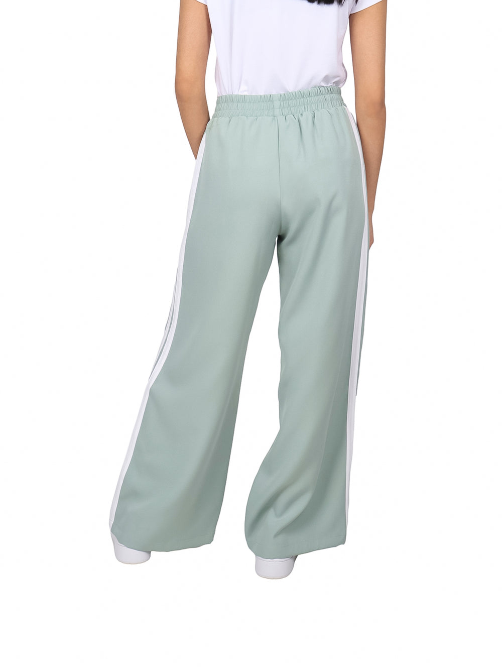 Pantalón de pierna ancha color menta con rayas blancas laterales y cintura elástica.
