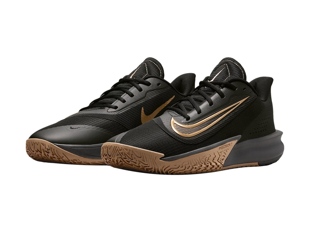 Tenis de baloncesto Nike Precision VII en color negro con detalles dorados y suela gris y beige.