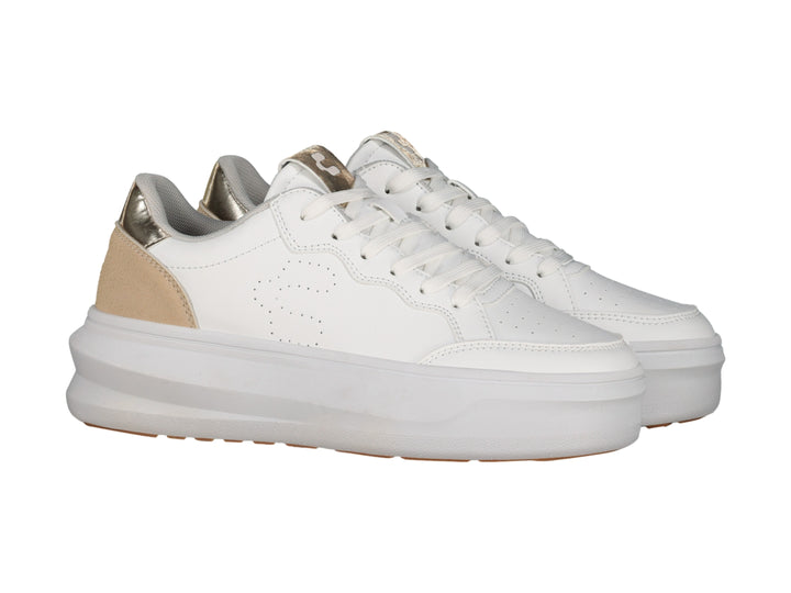 Tenis blancos de plataforma para mujer con detalles en beige y dorado en el talón y lengüeta.