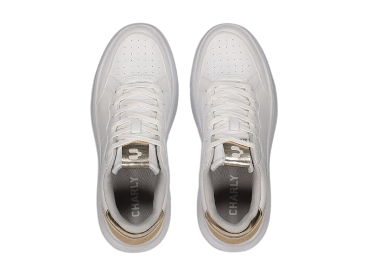 Tenis blancos de plataforma para mujer con detalles en beige y dorado en el talón y lengüeta.