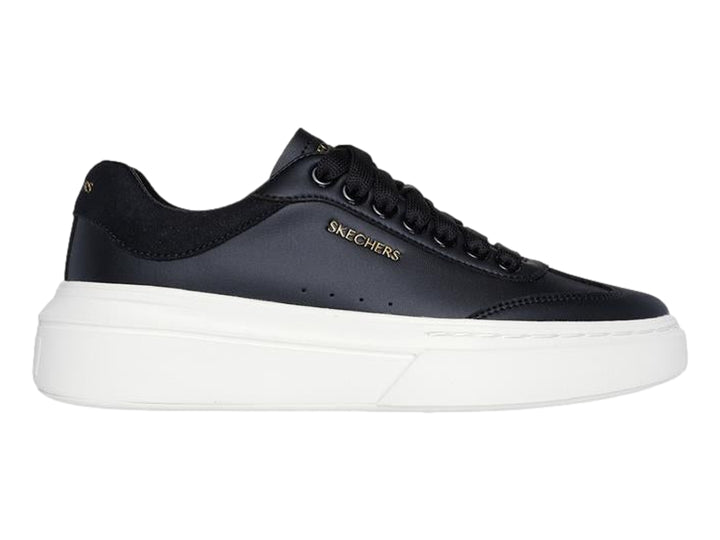 Tenis Skechers Court Classic en color negro con suela ancha de plataforma blanca.