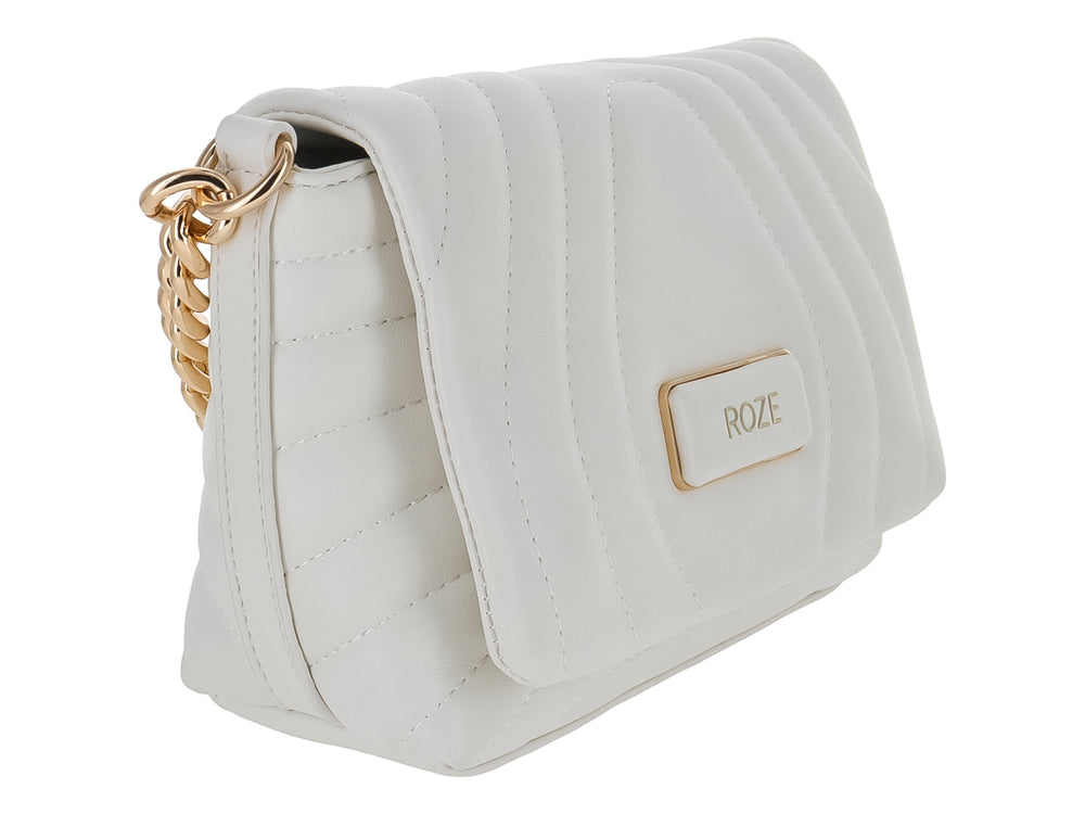 Bolso de hombro color latte con diseño acolchado y detalle metálico dorado de la marca ROZE.
