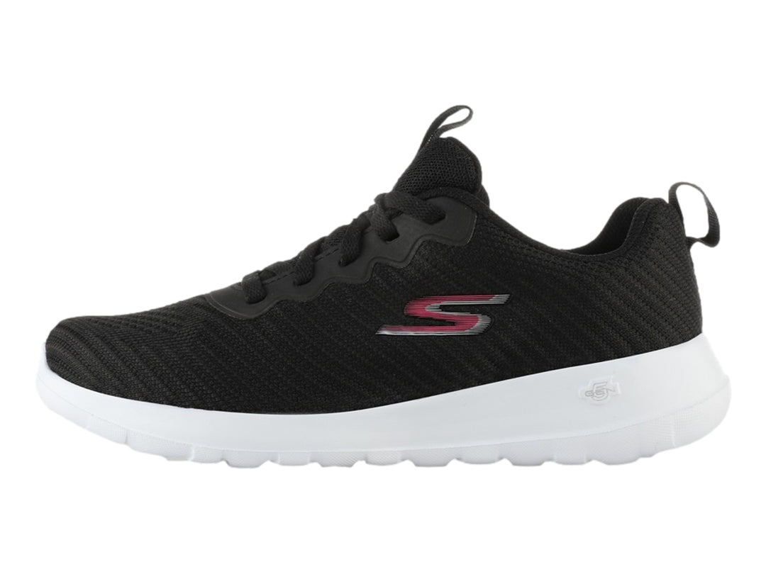 Tenis deportivos Skechers color negro con suela blanca y diseño slip-on de tejido.
