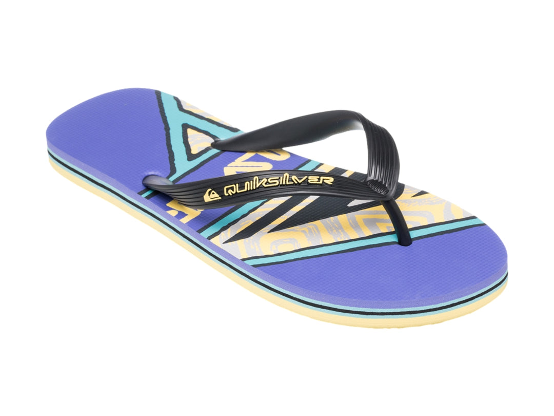 Sandalias de dedo Quiksilver color morado con suela amarilla y tiras negras.