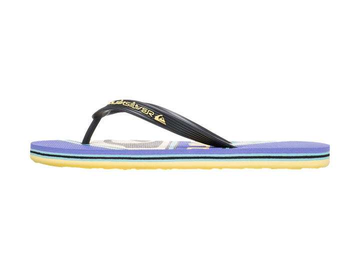 Sandalias de dedo Quiksilver color morado con suela amarilla y tiras negras.