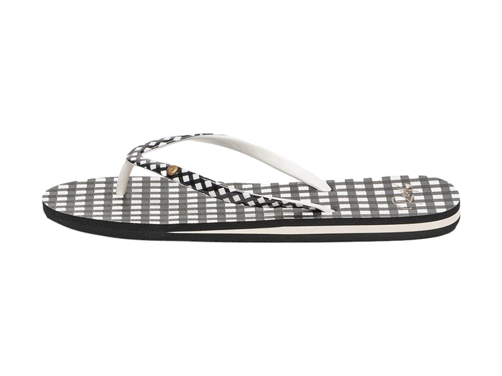 Sandalias ROXY con diseño de cuadros blancos y negros y tiras blancas.