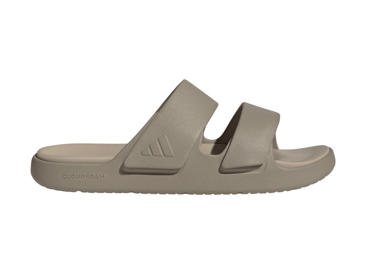 Sandalia Adidas de color marrón con dos correas y suela Cloudfoam.