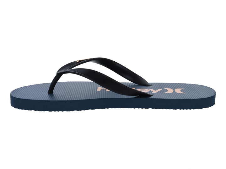 Sandalias Hurley color azul con correas negras, diseño plano y casual para uso diario.