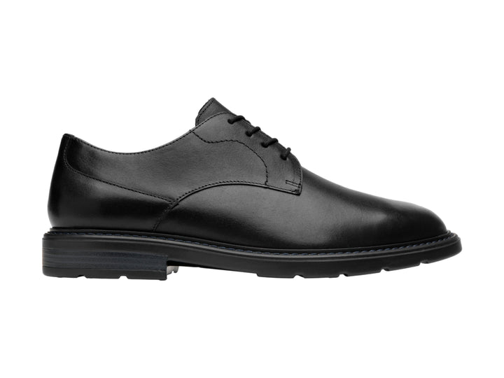 Zapato formal Flexi para Hombre en color negro, material de cuero liso con agujetas.