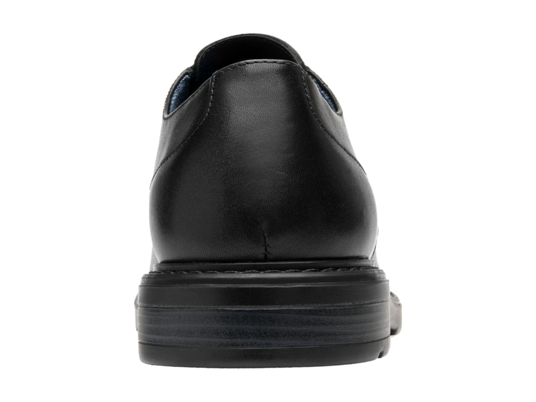 Zapato formal Flexi para Hombre en color negro, material de cuero liso con agujetas.