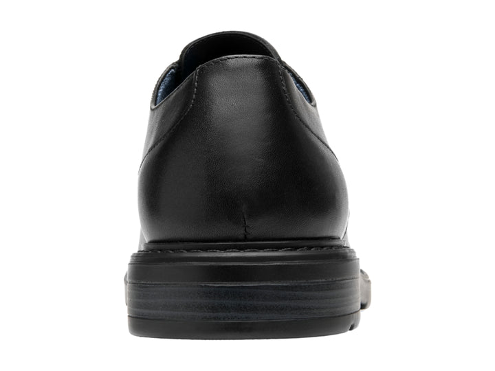 Zapato formal Flexi para Hombre en color negro, material de cuero liso con agujetas.