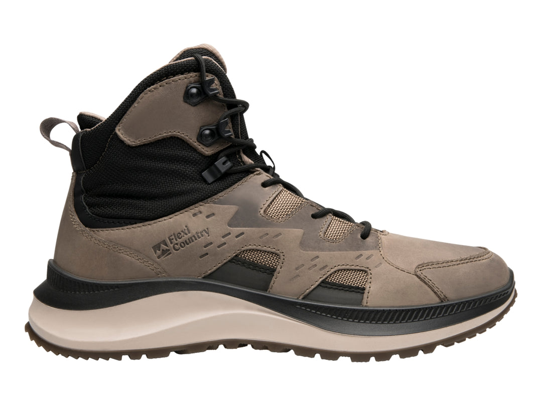 Bota deportiva Flexi Lawson Country en color taupe con detalles en negro y suela beige.