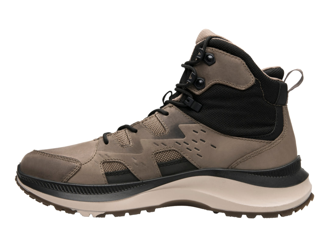 Bota deportiva Flexi Lawson Country en color taupe con detalles en negro y suela beige.