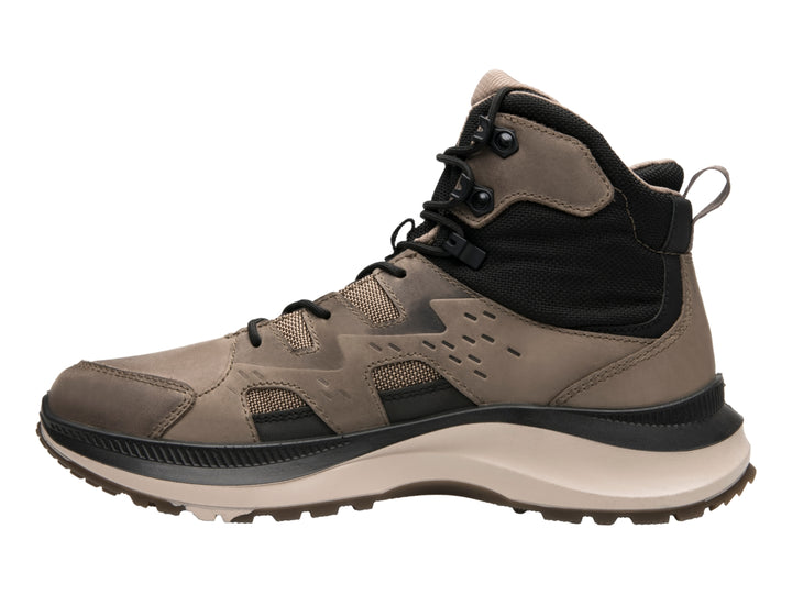 Bota deportiva Flexi Lawson Country en color taupe con detalles en negro y suela beige.