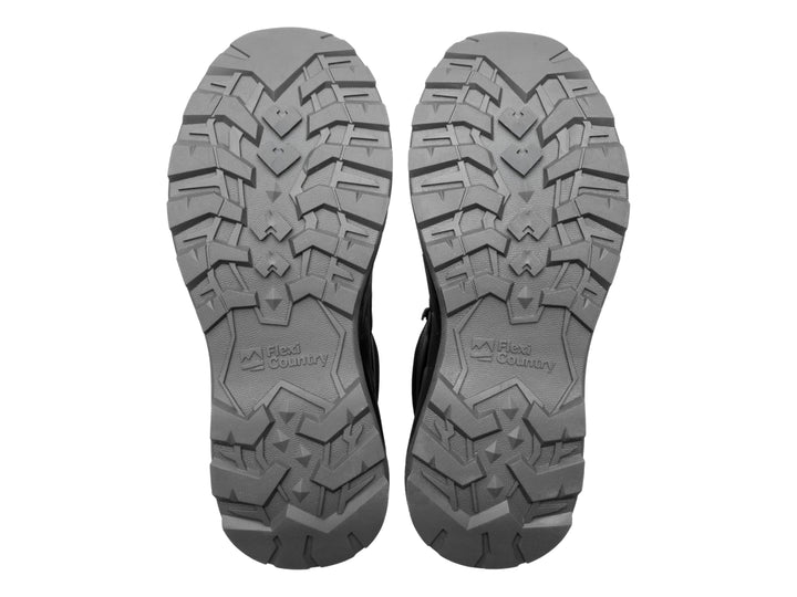 Zapato deportivo Flexi color negro, estilo botín con suela gruesa y acabado impermeable.