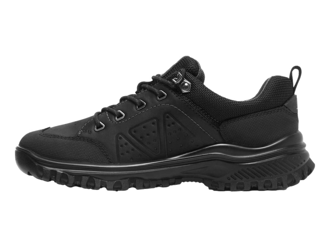 Zapato deportivo Flexi color negro con suela robusta y cordones, estilo country.