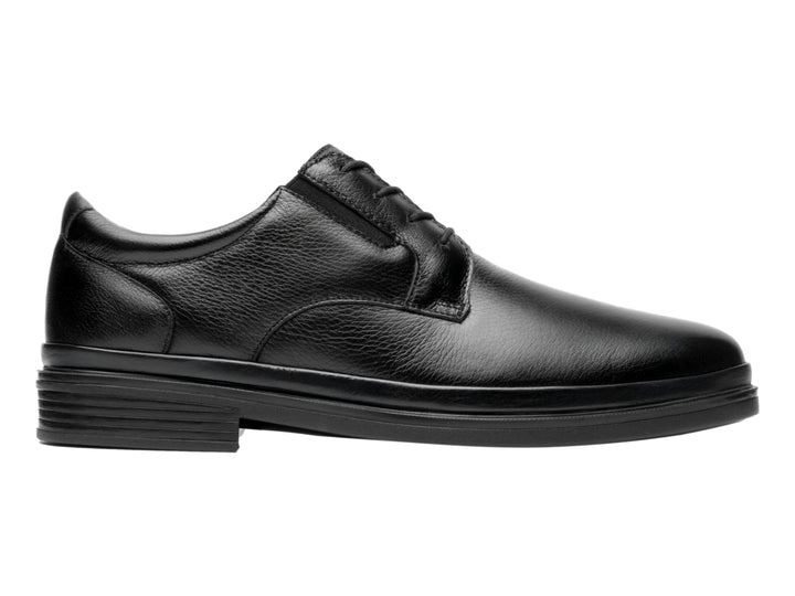 Zapato formal de cuero color negro para hombre con cordones y suela robusta.