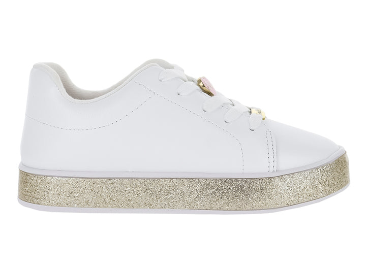 Tenis blancos para niña con suela gruesa en color dorado brillante y agujetas blancas.