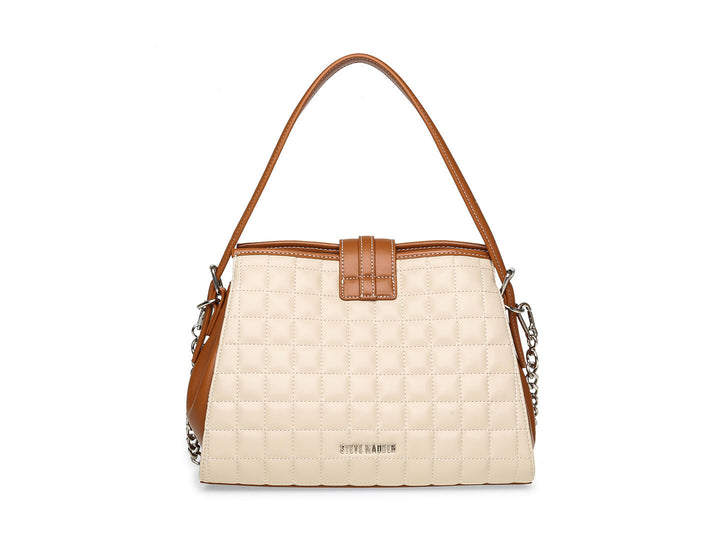 Bolso de hombro Steve Madden en color blanco y marrón con textura acolchada y correa de cadena plateada.