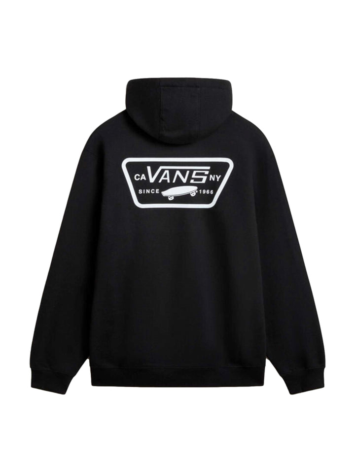 Sudadera con capucha color negro de la marca Vans con bolsillo frontal y parche en el pecho.