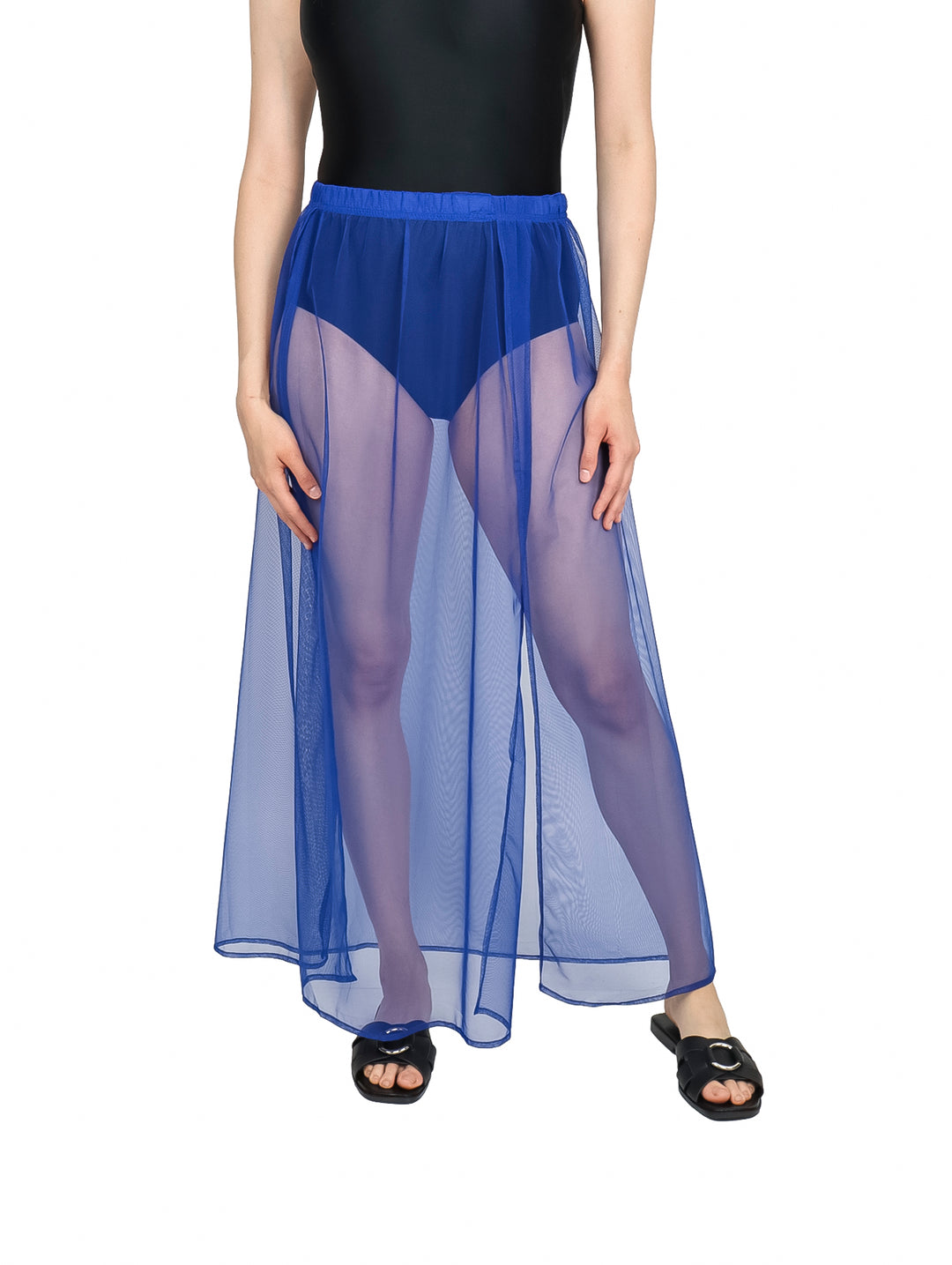 Falda larga de malla en color azul royal para mujer, ideal para usar sobre trajes de baño.