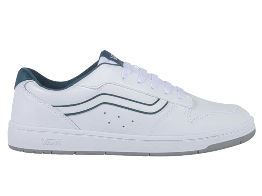 Tenis VANS blancos con detalles en verde oscuro y suela gris, diseño deportivo casual.
