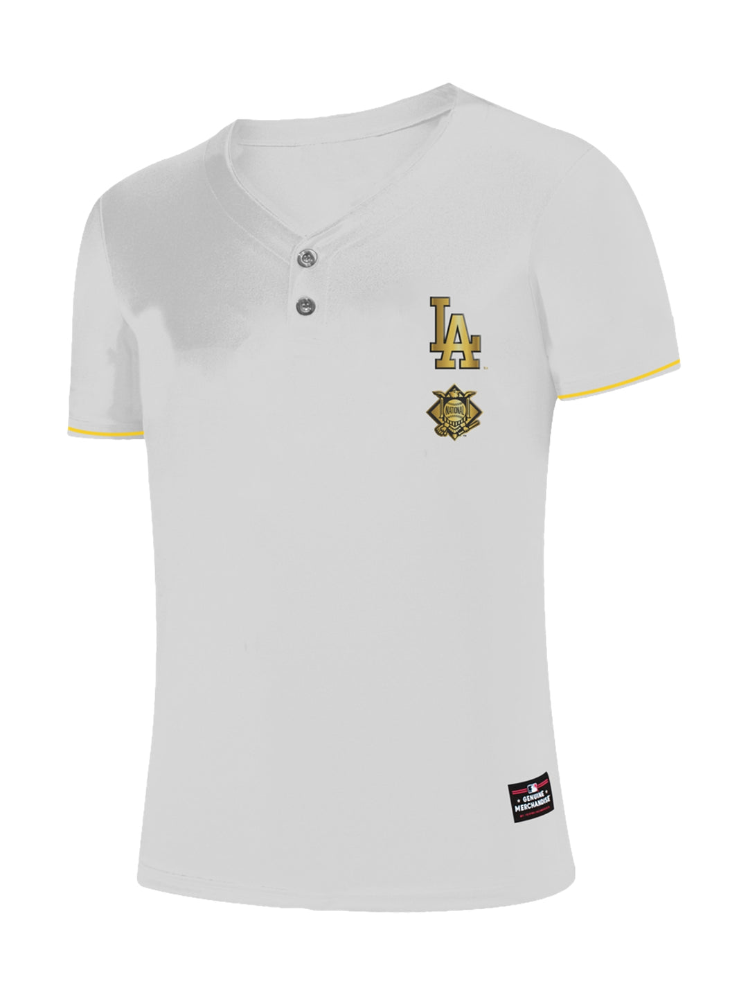 Playera deportiva blanca de manga corta con cuello tipo Henley y logotipos bordados en el pecho.