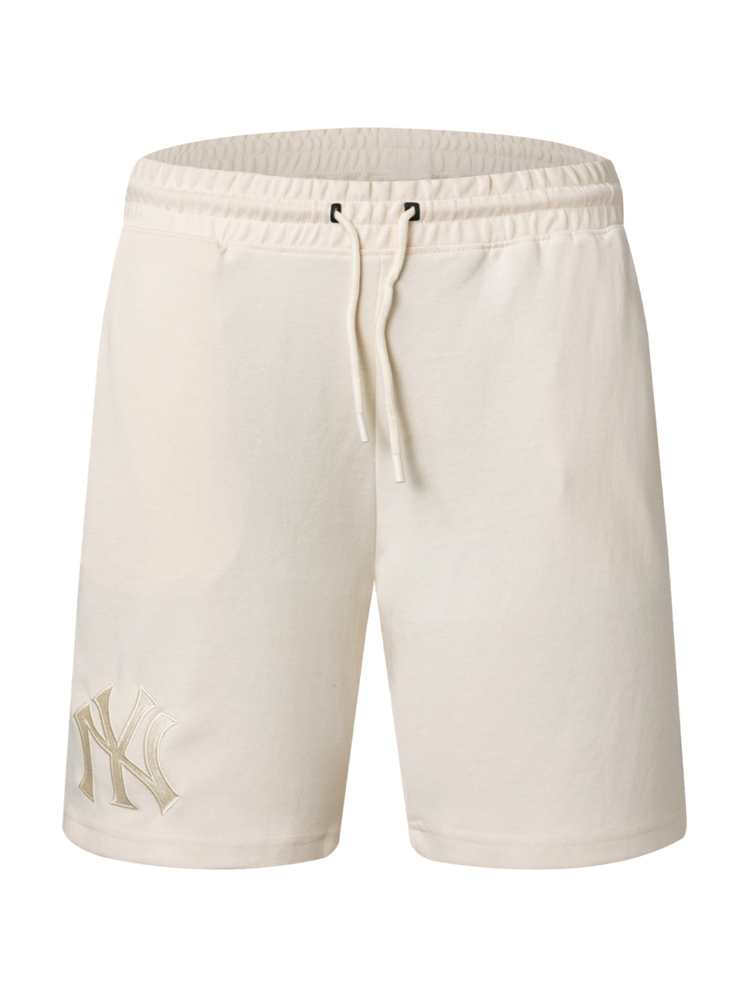 Pantalones cortos deportivos color beige con logo de los New York Yankees en la pierna izquierda.