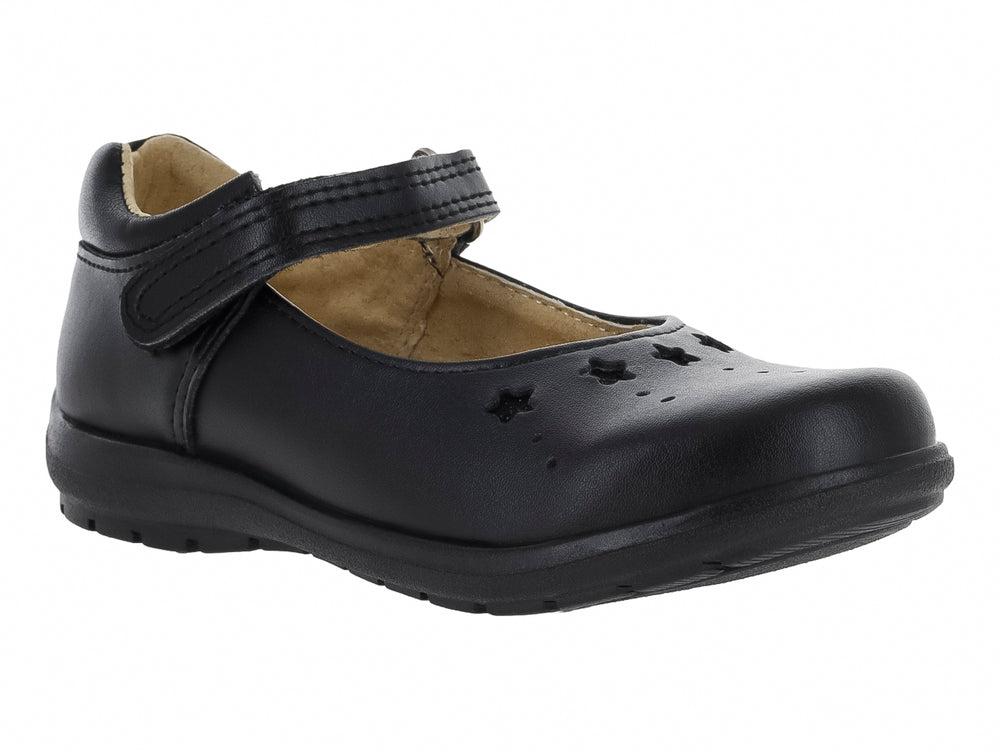 Zapato escolar negro para niño o niña con correa de ajuste y detalles de estrellas perforadas.
