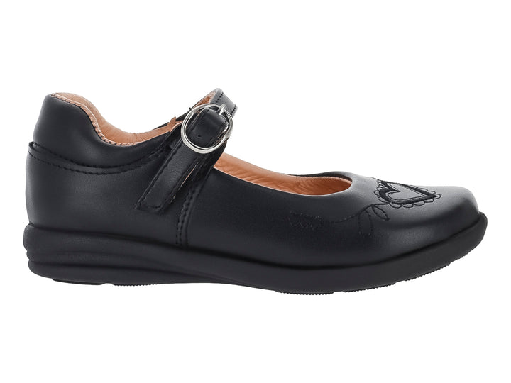 Zapato infantil negro estilo Mary Jane con correa, hebilla plateada y detalle bordado de corazón en la punta.
