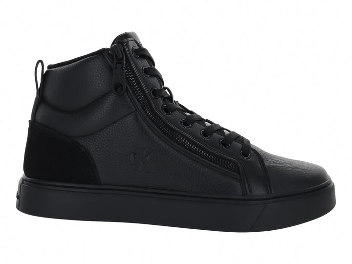 Tenis botín Calvin Klein de cuero negro con cordones y cierre lateral.