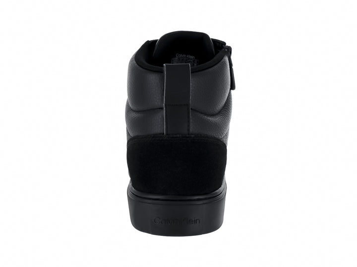 Tenis botín Calvin Klein de cuero negro con cordones y cierre lateral.