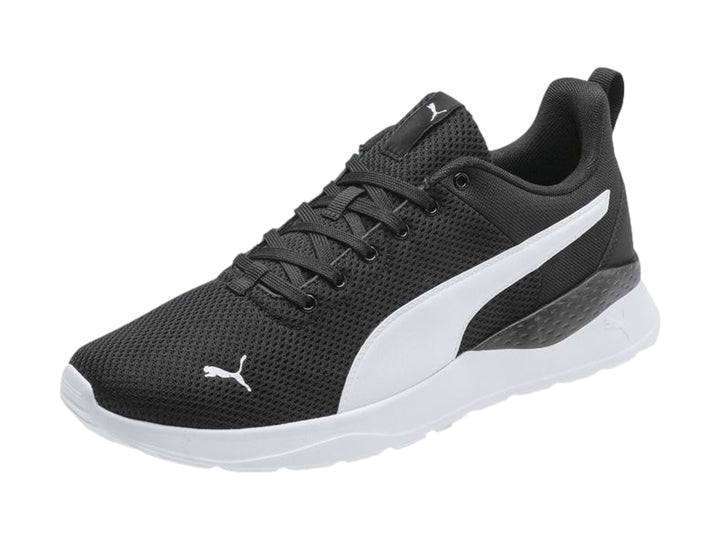 Tenis PUMA Anzarun Lite en color negro con franja lateral y suela en blanco.