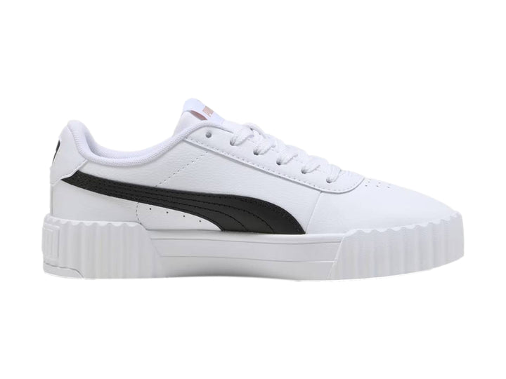 Tenis PUMA Carina 3.0 en color blanco con franja lateral negra y suela de plataforma blanca.