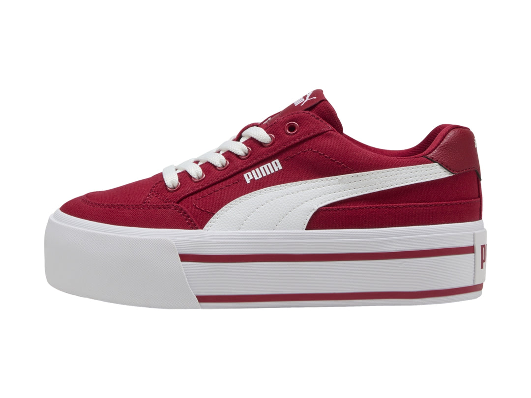 Tenis PUMA Court Classic Vulc FS Platform en color rojo oscuro con suela blanca de plataforma alta.