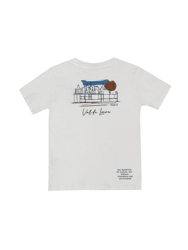 Playera blanca de manga corta para niño o niña con un pequeño detalle bordado en el pecho.
