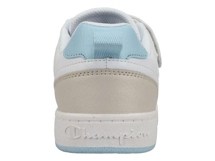 Tenis Champion blancos con detalles en azul cielo y beige, cierre de agujetas y correa de velcro.