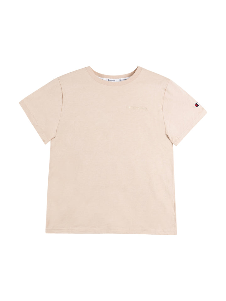 Playera Champion de color natural con cuello redondo y manga corta.