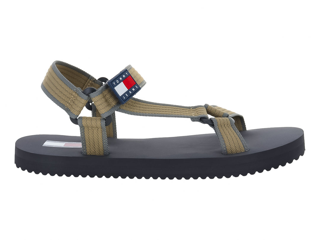 Sandalias Tommy Hilfiger con tiras color café y suela negra.