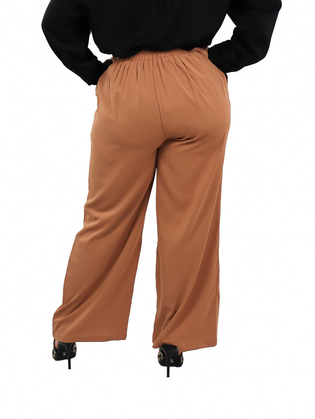 Pantalón ancho color café affogato de talle alto para mujer.