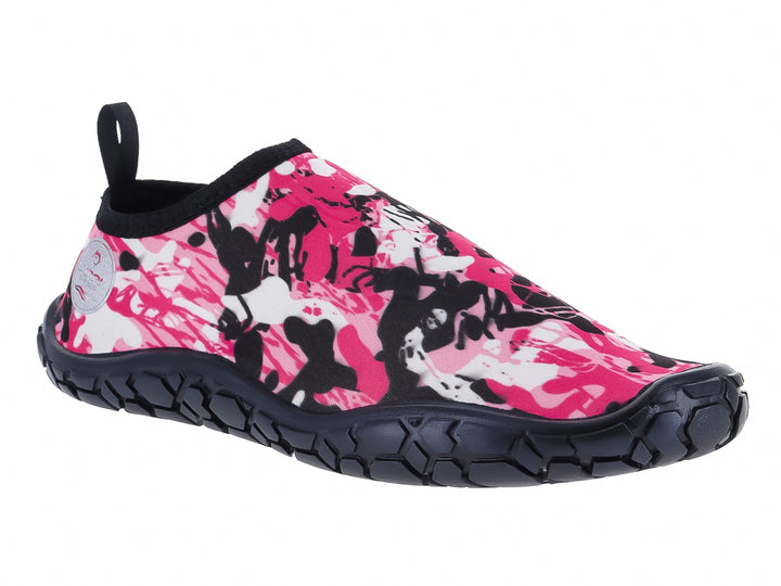 Calzado acuático Splash Pro Shark Cam en color rosa con estampado de camuflaje y suela negra.