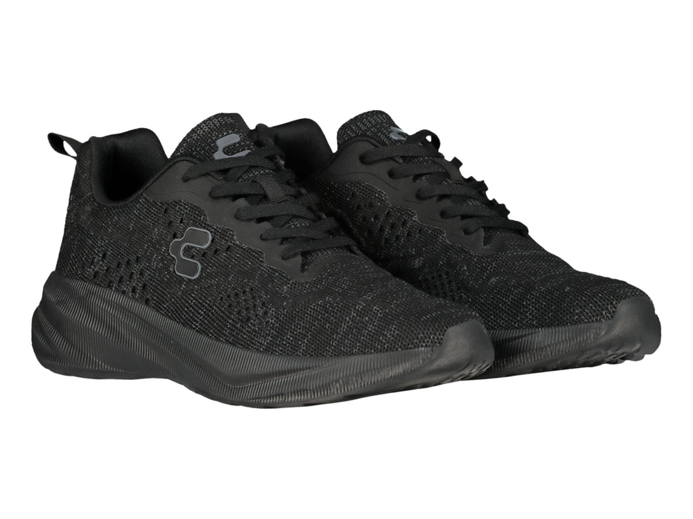 Tenis deportivos Charly en color negro con tejido transpirable y suela cómoda.