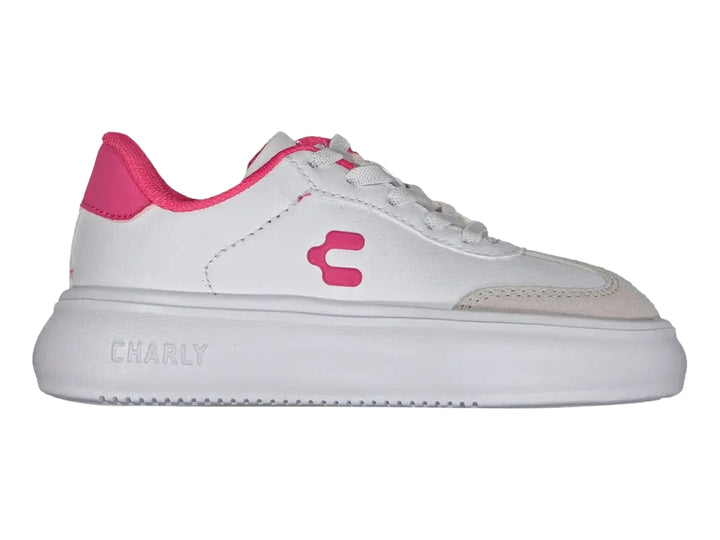Tenis blancos para niña marca Charly con detalles en color fucsia y suela blanca.