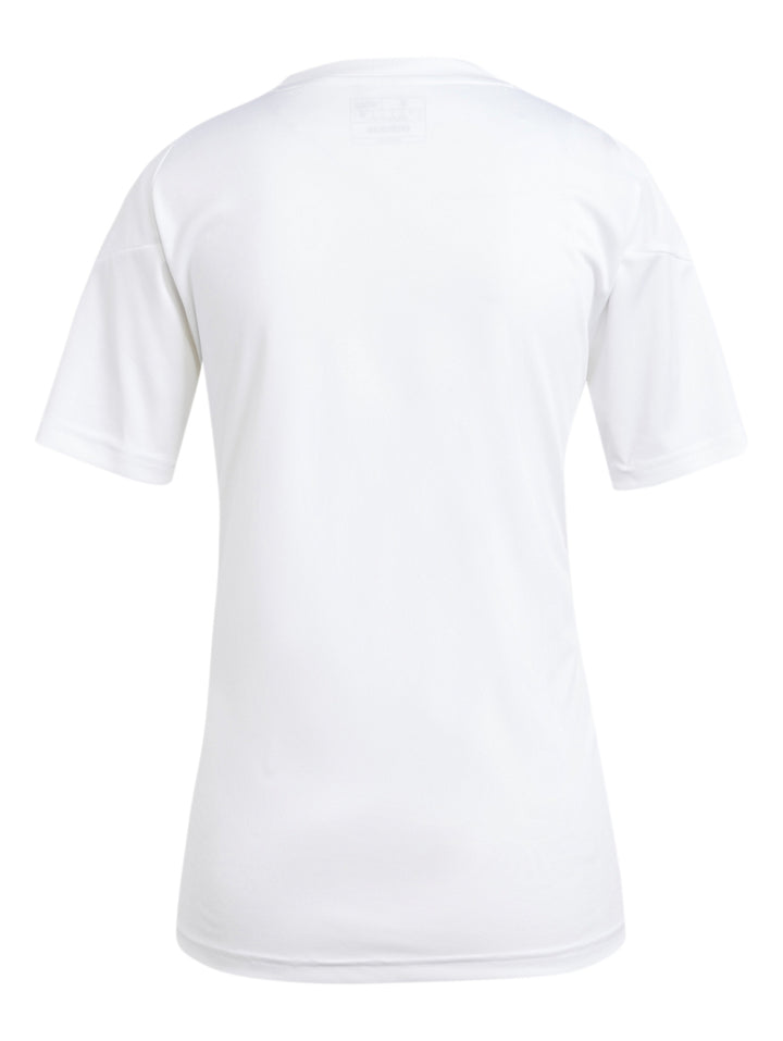Jersey deportivo Adidas Tiro 24 en color blanco con detalles y rayas negras, usado por una mujer.