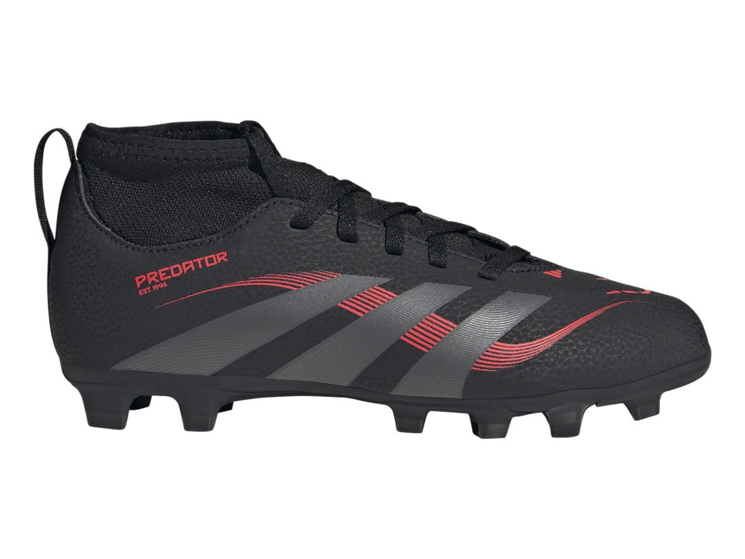 Zapato de fútbol Adidas Predator color negro con franjas grises y detalles en rojo, diseño con cuello tipo calcetín.