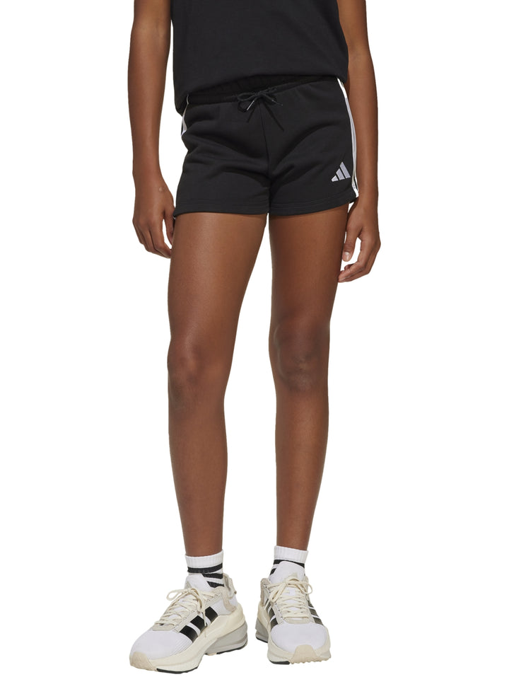 Shorts deportivos Adidas color negro con franjas blancas laterales y cordón de ajuste en la cintura.