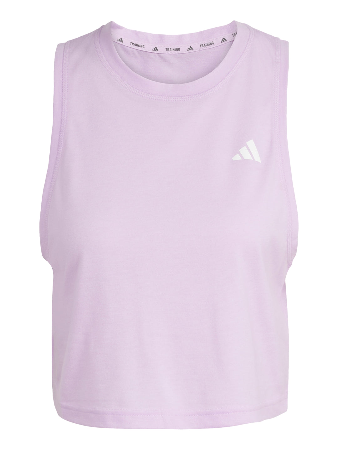 Mujer vistiendo una camiseta deportiva Adidas corta y holgada en color lila claro con cuello redondo.