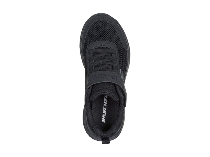 Tenis deportivos Skechers color negro con correa de ajuste y suela con cámara de aire.