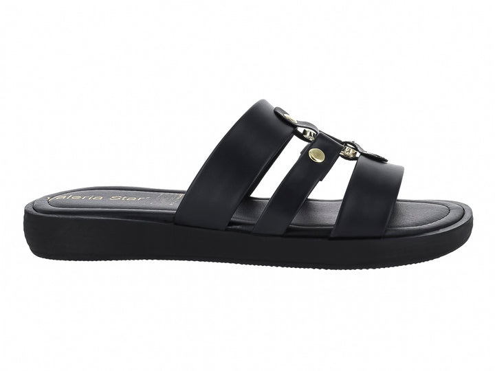Sandalia plana color negro para hombre con tres correas y detalles metálicos dorados.